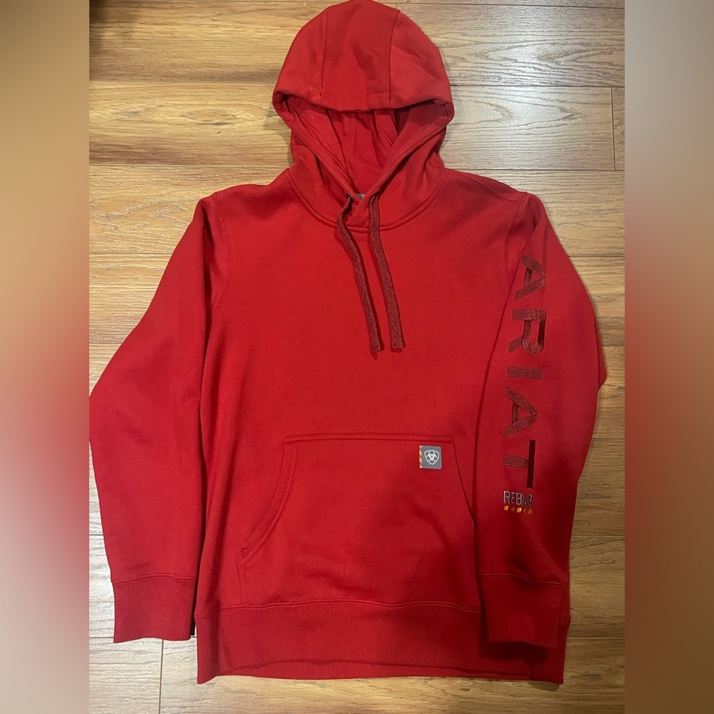 Ariat Red Sweatshirt with Drawstring Hood and Long Sleeves
